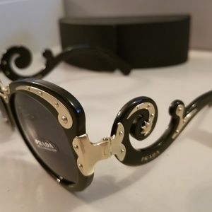 Brand New Prada sunglasses
